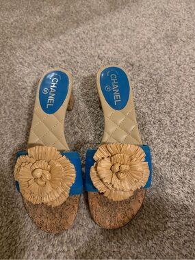 CHANEL Chanel 12C 2012 Cruise Resort Camellia Slides